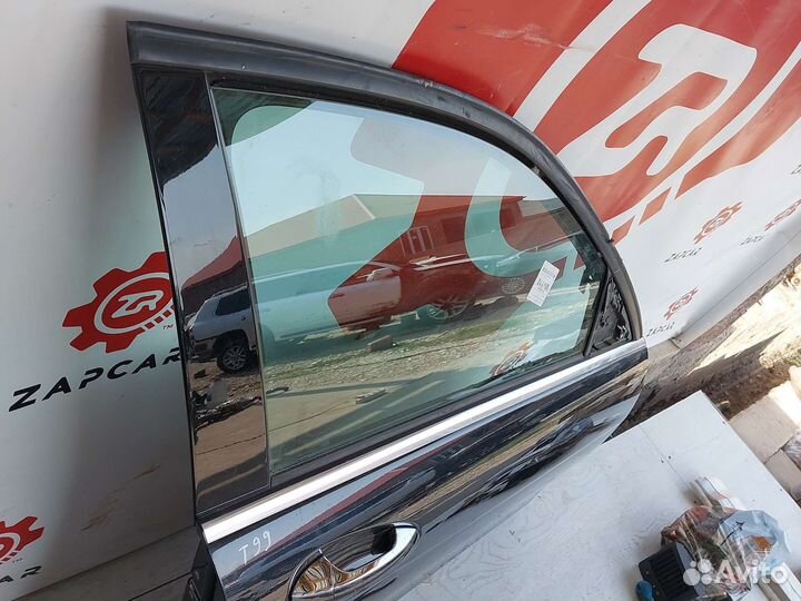 Mercedes Benz W204 стекло передние /R