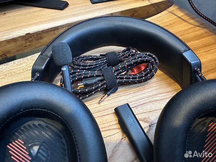 Беспроводные игровые наушники JBL Quantum 600