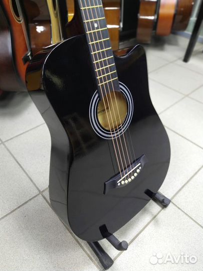 Черная гитара Новая