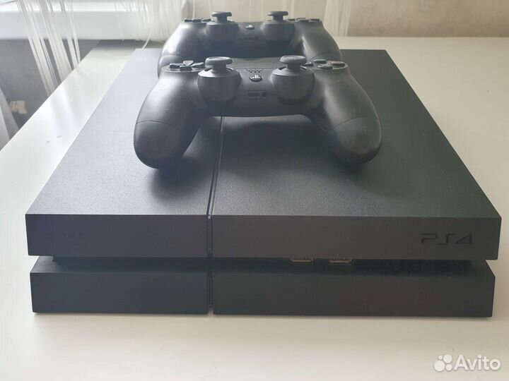 Sony PS4, 3 ревизия,1000Гб 2геймпада оригинал+игра