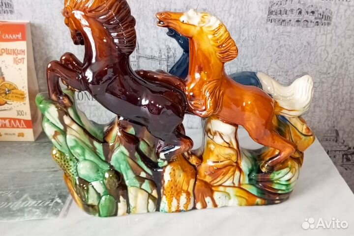 Статуэтка лошади гипс