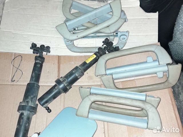 Ручки салона, крыши мерседес 220. Разбираю