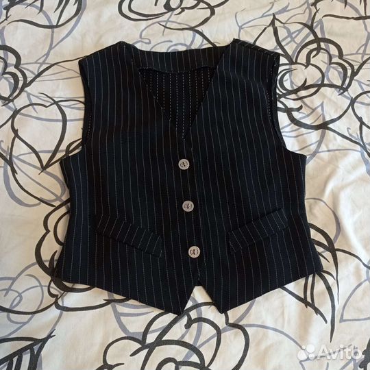 Жилетка для мальчика школьная