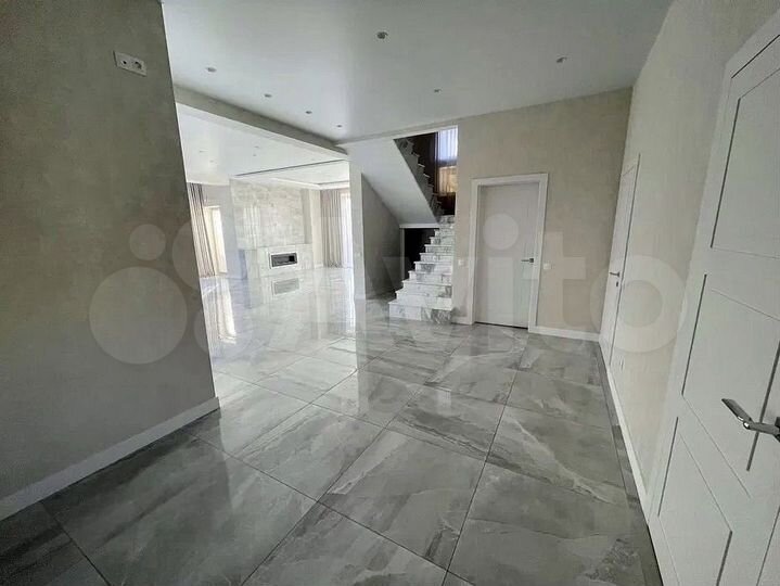 Дом 180 м² на участке 6 сот.