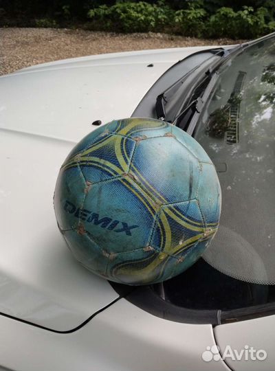 Футбольный мяч