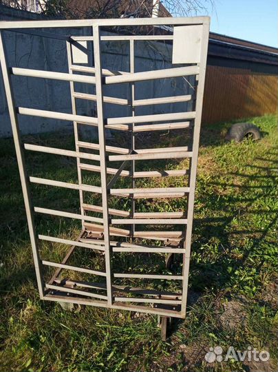 Контейнер для хлебных лотков