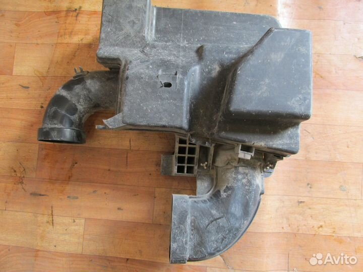 Резонатор воздушного фильтра Hyundai Solaris 1