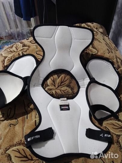 Нагрудник хоккейный