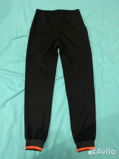 Спортивный костюм женский