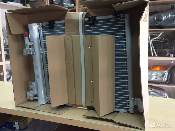 Радиатор кондиционера Опель Астра / Зафира