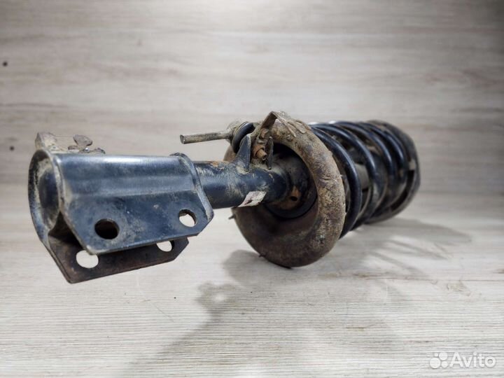 Амортизатор передний Renault Laguna 1