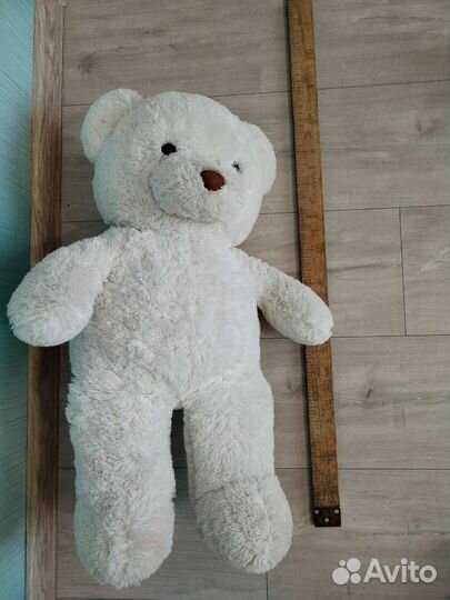 Плюшевый медведь, обезьяна, заяц. Игрушки