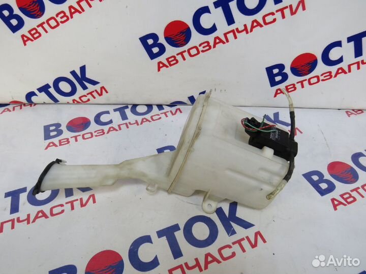 Бачок омывателя toyota porte NNP10, NNP11, NNP15