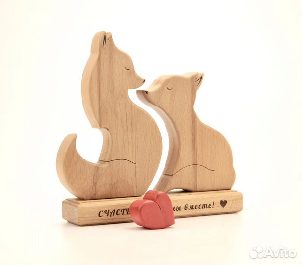 Подарок из дерева фигурки лисички