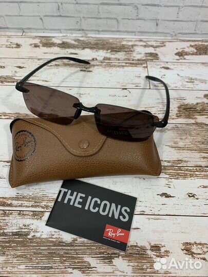 Солнцезащитные очки Ray Ban