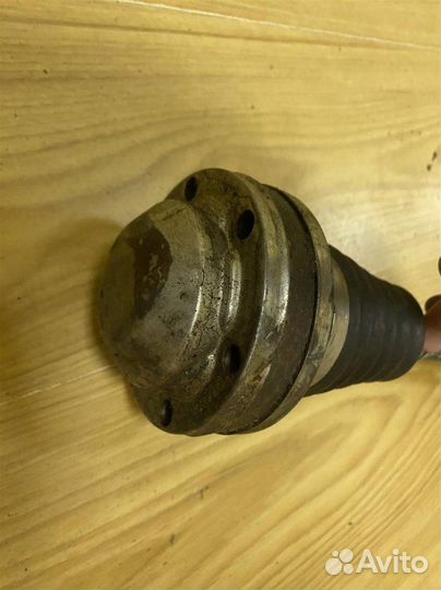 Полуось передняя левая Vw Tiguan 16