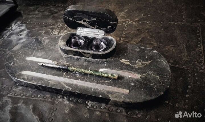 Старинная чернильница