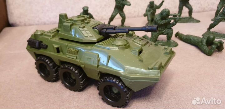 Танк,солдатики,солдаты,военная техника