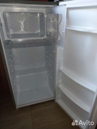 Холодильник dexp RF-SD150NHE/S