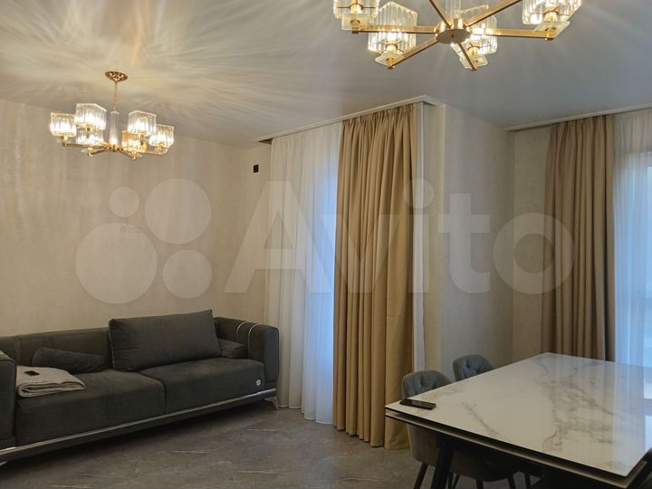 4-к. квартира, 80 м², 1/16 эт.