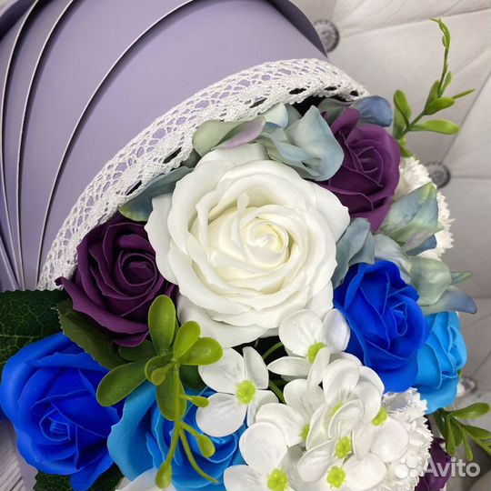 Композиция из мыльных цветов в коробке Люлька