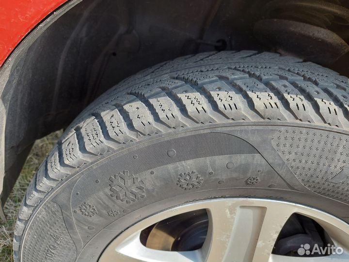 Kumho I'Zen RV Stud KC16 225/70 R16