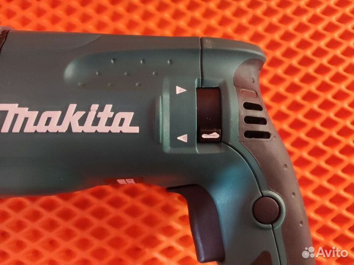 Перфоратор Makita HR2470F (В 3291 )