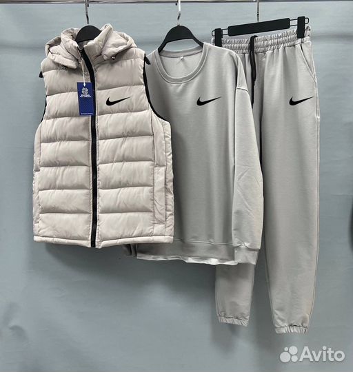 Осенний мужской спортивный костюм