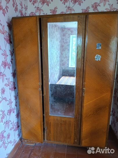 Буфеты и шкафы старинные