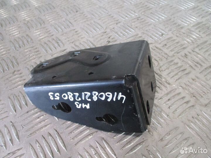 Кронштейн Mercedes-Benz A9606601815