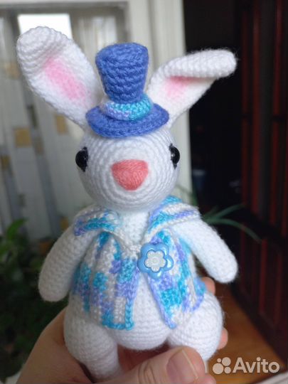 Игрушка ручной работы Белый Кролик