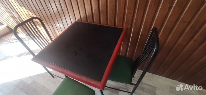 Стол для кафе и 3 стула
