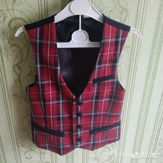 Жилетка для мальчика.размер 28,рост 128