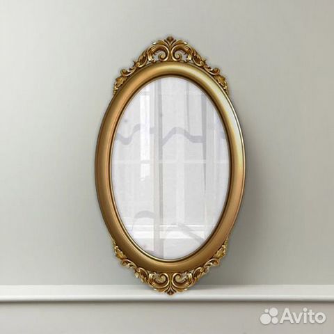 Овальное зеркало в раме с короной