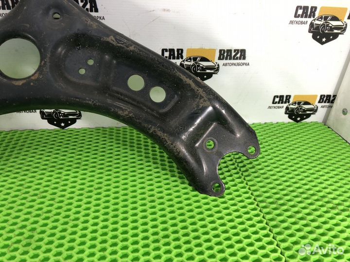 Рычаг подвески передний нижний правый R