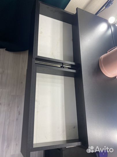 Гримерное зеркало со столом