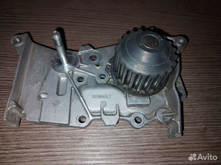 Помпа на Largus Renault