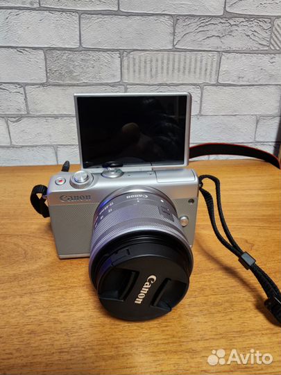 Canon eos m100
