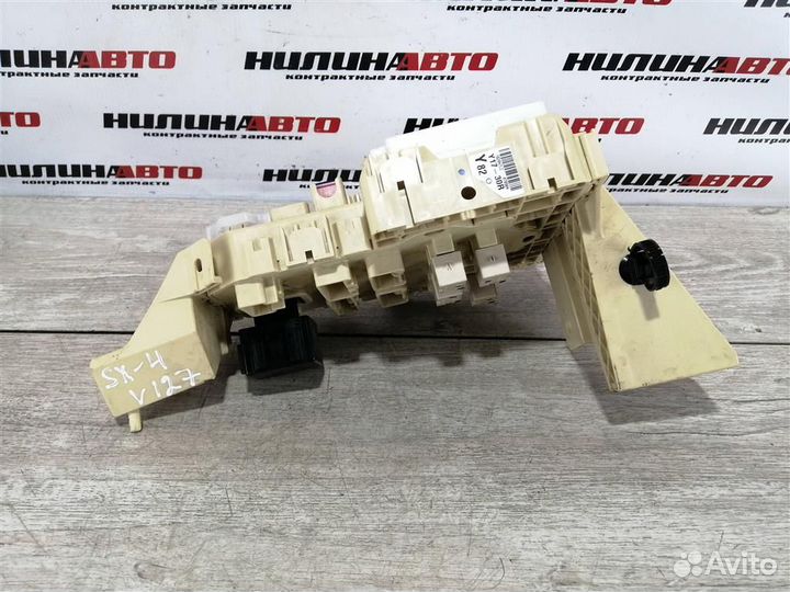 Блок предохранителей (салон) Сузуки сх4 SX4