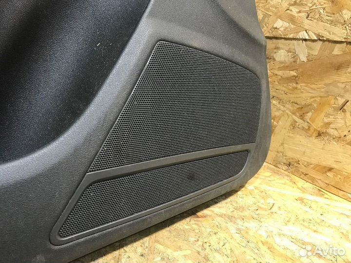 Обшивка двери передней левой Audi A4 B8