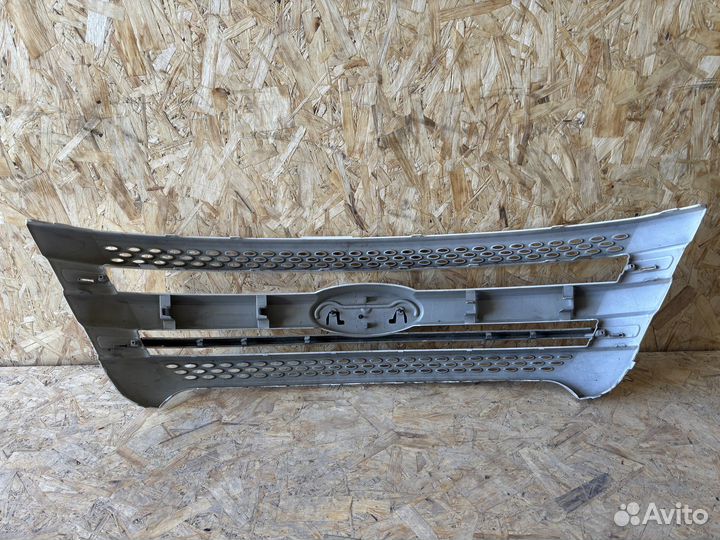 Ршетка радиатора Ford Explorer 5 2010-2015