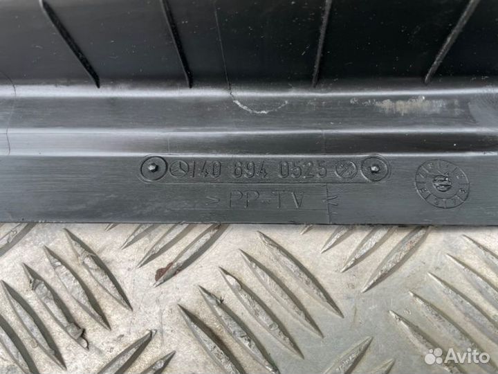 Накладка багажника Mercedes-Benz S-Class W140 M603