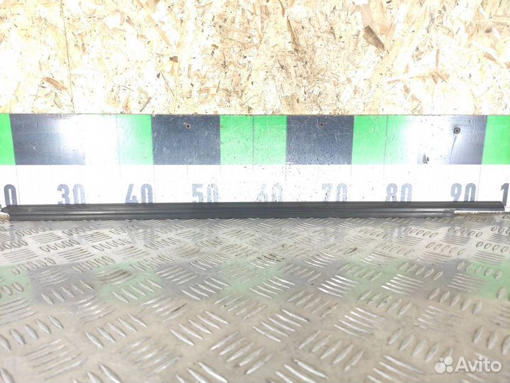 Молдинг стекла двери левой задней Ford Focus 1998-2005