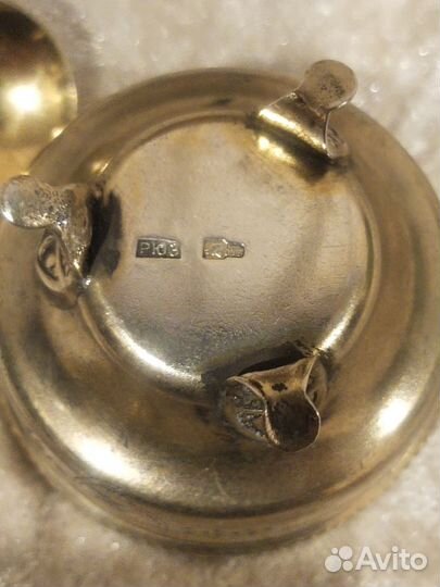 Серебряная солонка