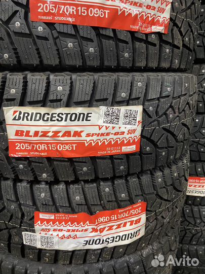 Bridgestone Blizzak Spike-02 SUV 205/70 R15 96T