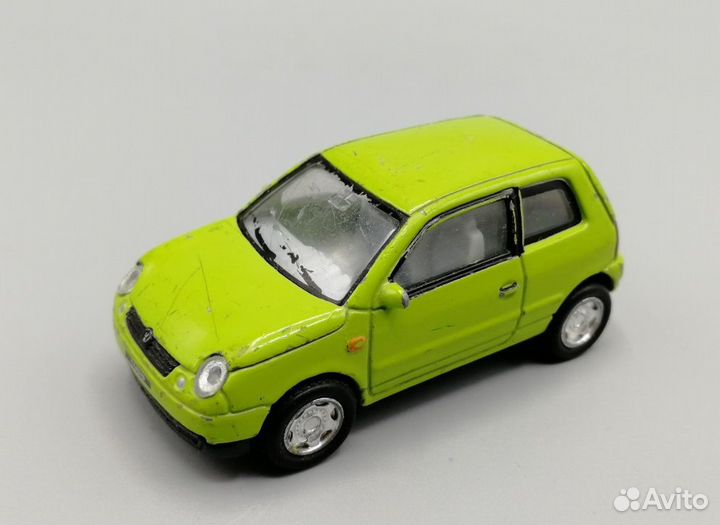 Модель Volkswagen lupo инерционная Kinsmart 1:56