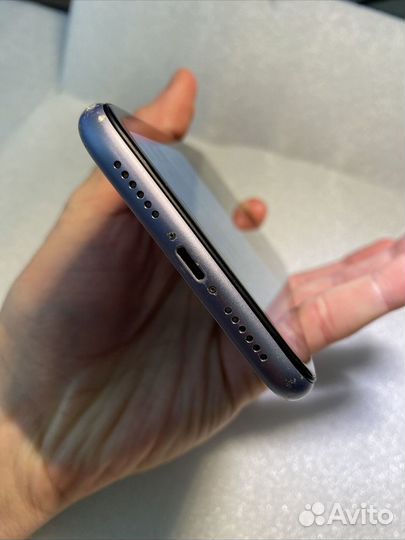 iPhone 11 64