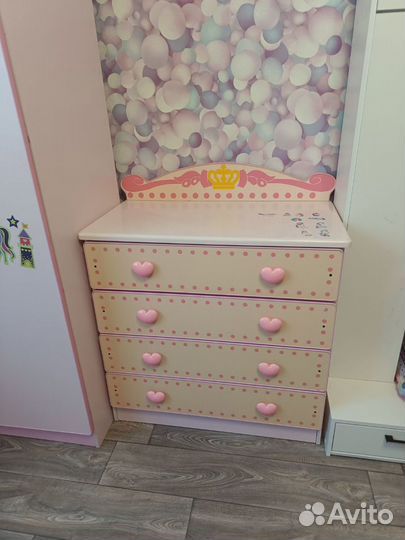 Комплект детской мебели для девочки