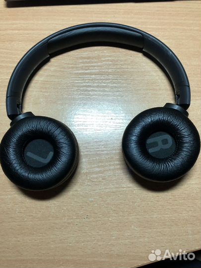 Беспроводные наушники jbl 560bt