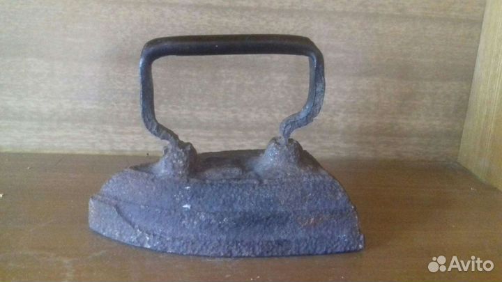 Утюг старинный
